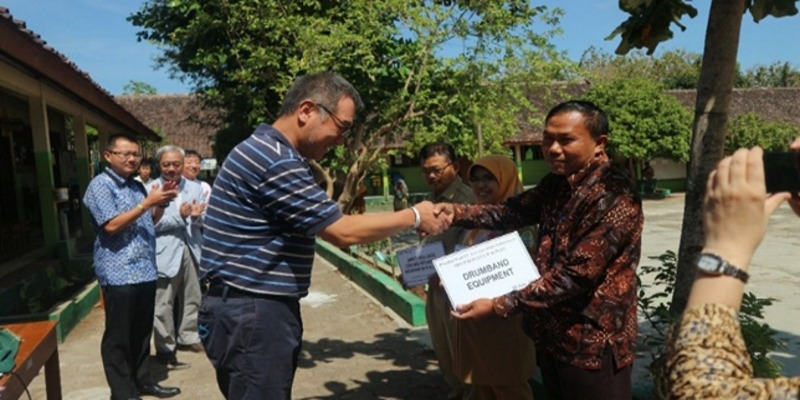 Donation to Elementary School at Paliyan, Yogyakarta