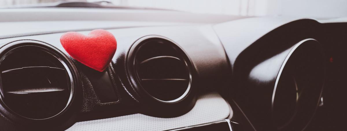Ide Hadiah Bertema Otomotif untuk Orang Terkasih di Hari Valentine