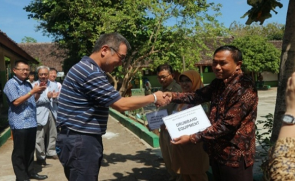 Donation to Elementary School at Paliyan, Yogyakarta